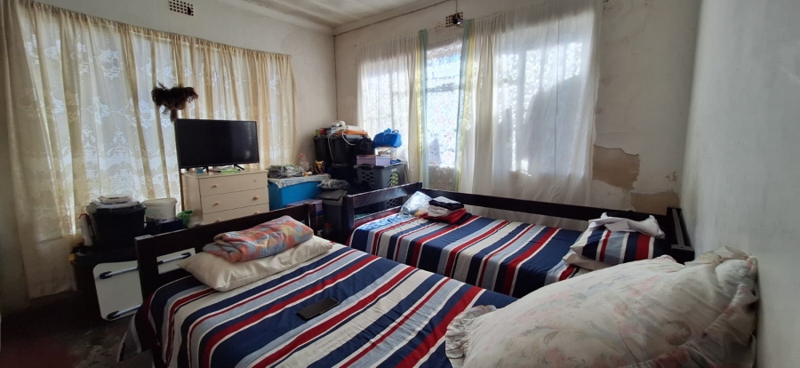 4 Bedroom Property for Sale in Grassy Park Western Cape